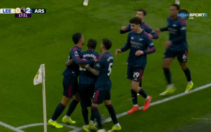 Арсенал ликува за втори път след автогол