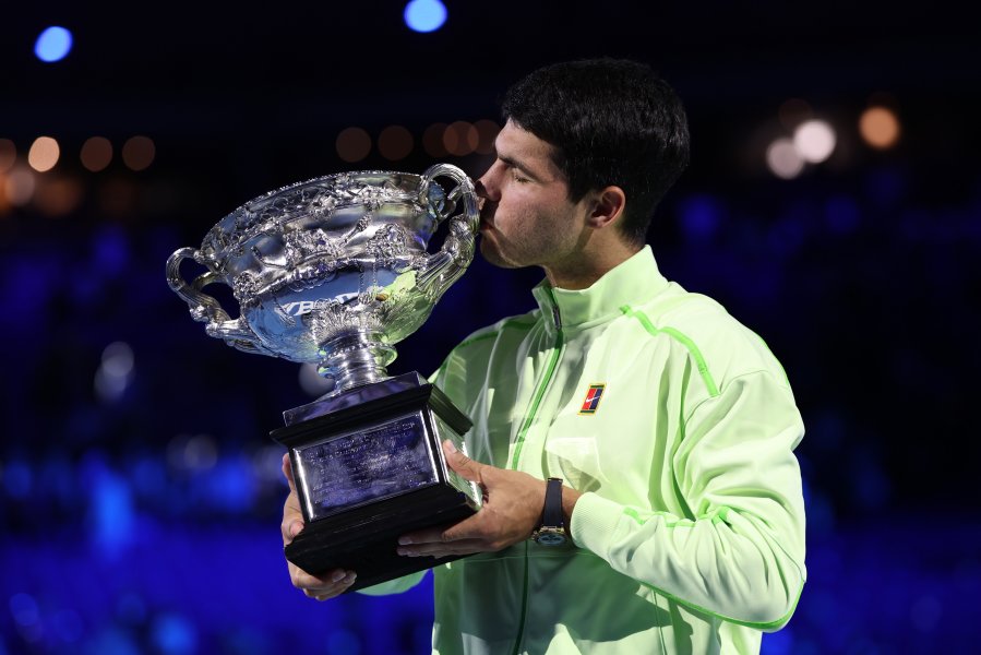 Карлос Алкарас обърна Новак Джокович и спечели първа титла от1