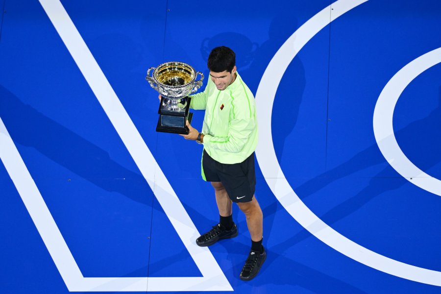 Карлос Алкарас обърна Новак Джокович и спечели първа титла от1