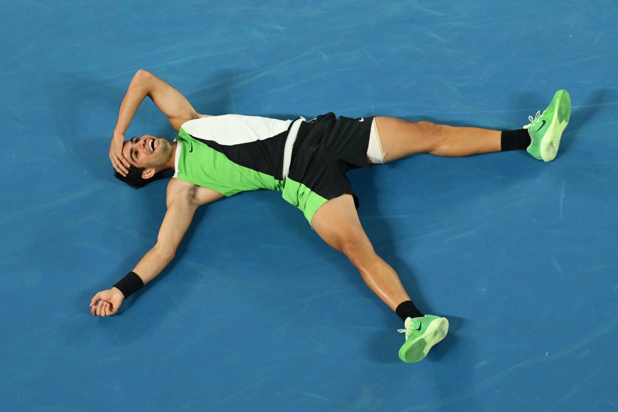 Карлос Алкарас обърна Новак Джокович и спечели първа титла от1