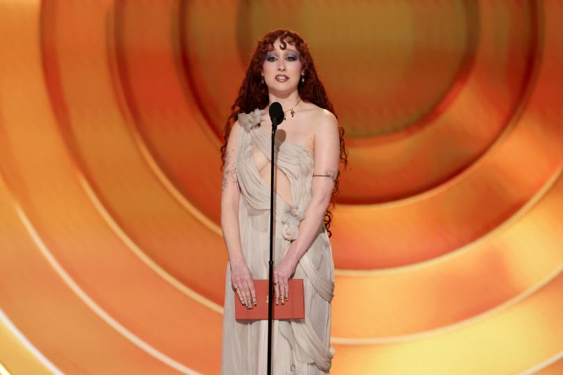 Най-скандалните визии от червения килим на „Грами“ 2026 (СНИМКИ)