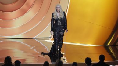 Cher създаде забавен хаос по време на церемонията на наградите "Грами"