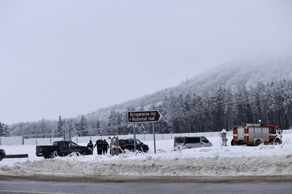 Случаят с откритите тела на трима души край хижа в