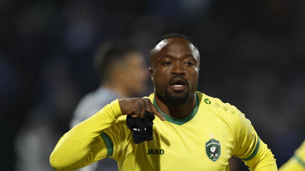 Бърнард Текпетей