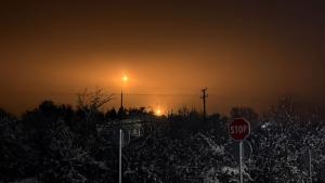 Светлини от специфично военно учение осветиха небето над учебен полигон