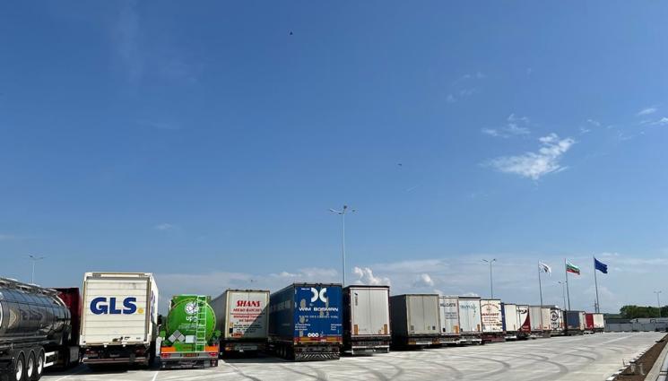 з - Русе иска €10 млн. от хазната за паркинг без камиони