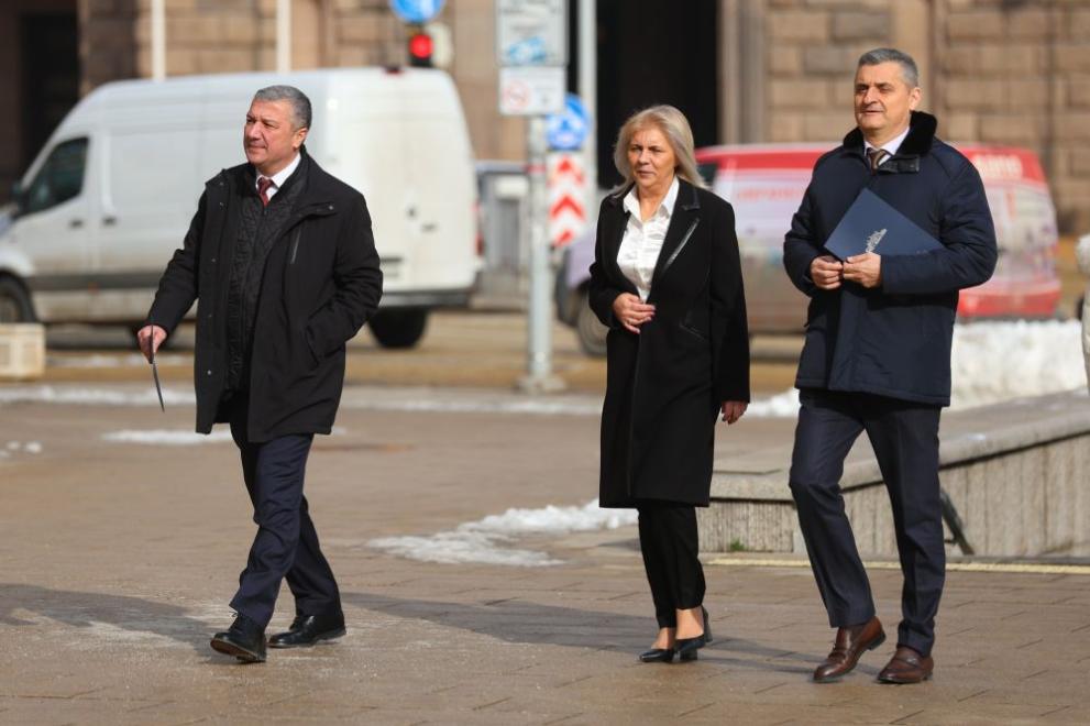 На Дондуков“ 2 пристигнаха представители на парламентарната група на БСП