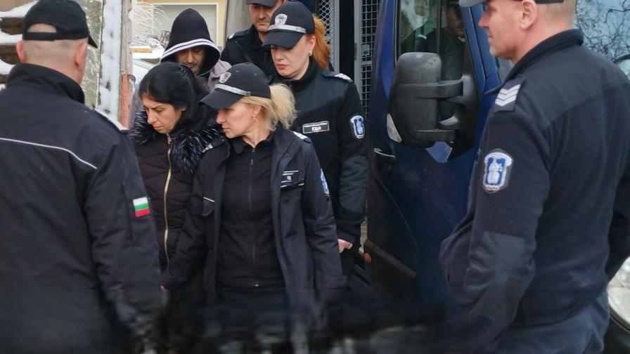 "Царицата на мъченията" и съучастникът ѝ остават в ареста