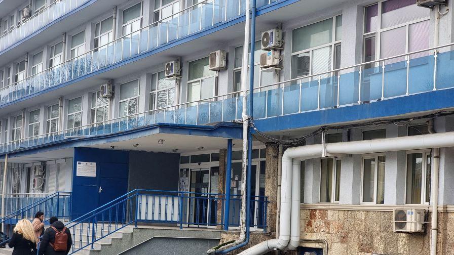 <p>Ръководството на &bdquo;Св. Анна&ldquo; във Варна търси решение за детската хирургия</p>