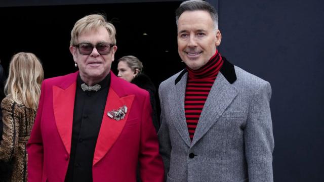 Дейвид Фърниш – съпруг на Елтън Джон, обвини „Дейли мейл“ в хомофобия