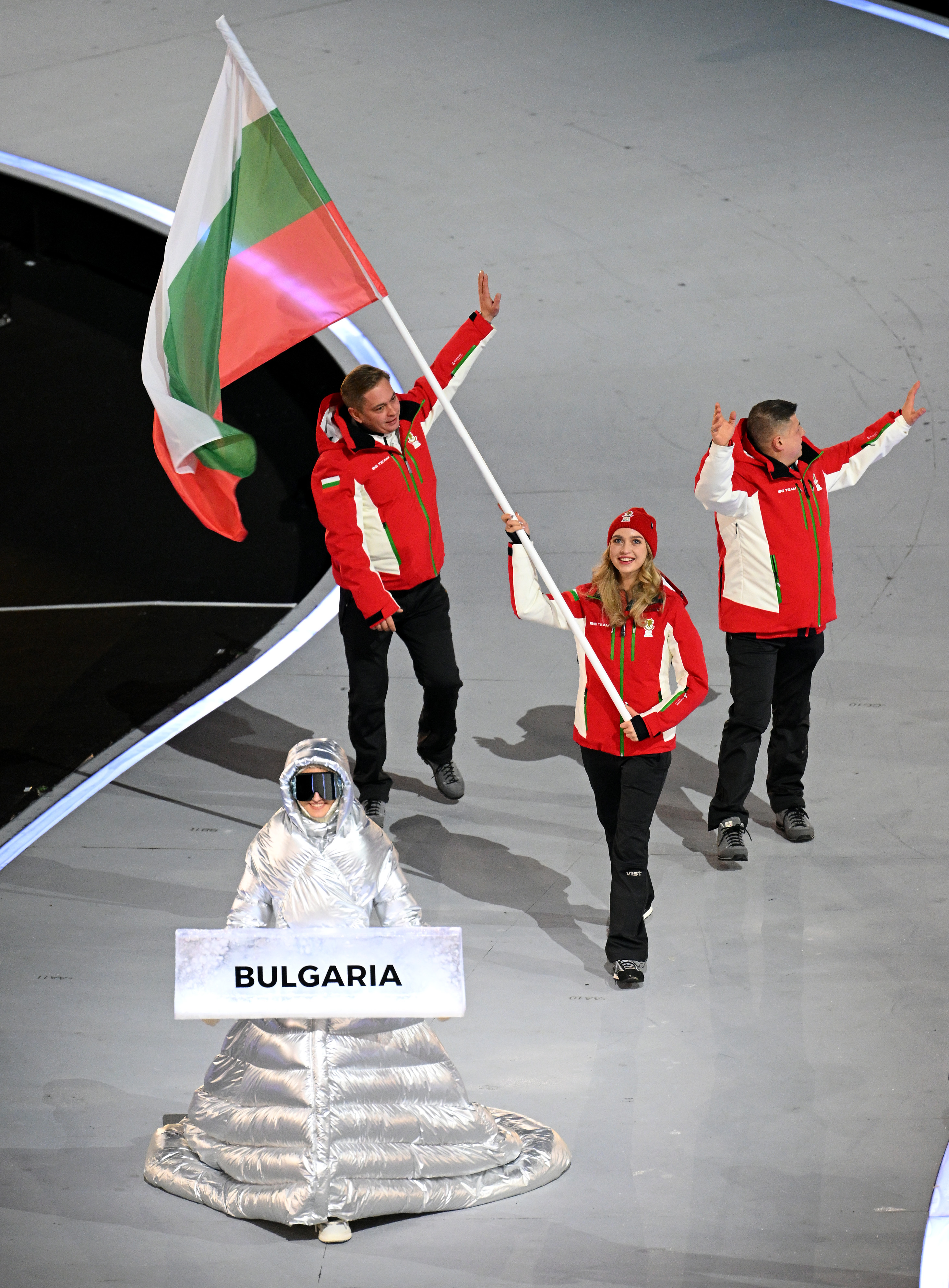 <p>Българската делегация на церемонията на откриването на Зимните олимпийски игри в Италия.</p>