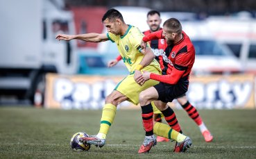 НА ЖИВО: Локомотив София - Лудогорец 1:0, гол на Делев