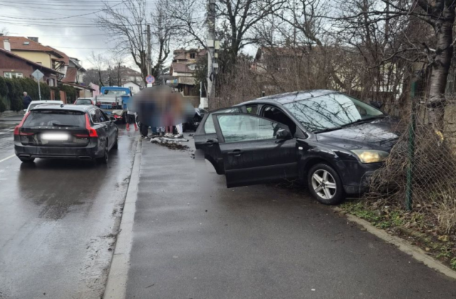 Шофьор се e забил в ограда на къща в столичния кв