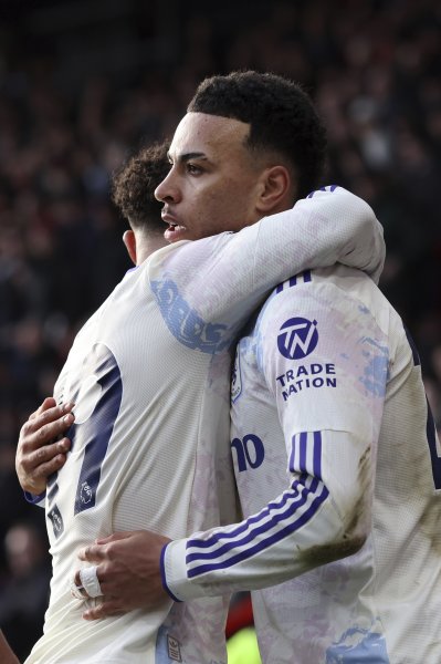 Борнемут Астън Вила1