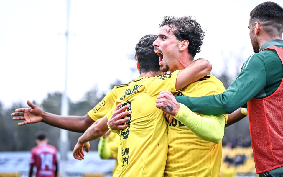 Добруджа и Ясен Петров стовариха цялата си ярост срещу Септември и се отлепиха от дъното