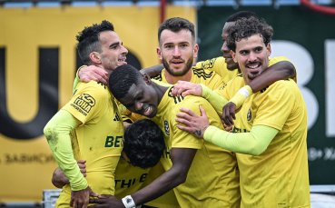 Добруджа и Ясен Петров стовариха цялата си ярост срещу Септември и се отлепиха от дъното