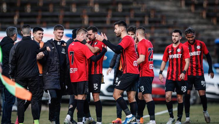 Футбол - Локомотив Пд изненада лошо Славия