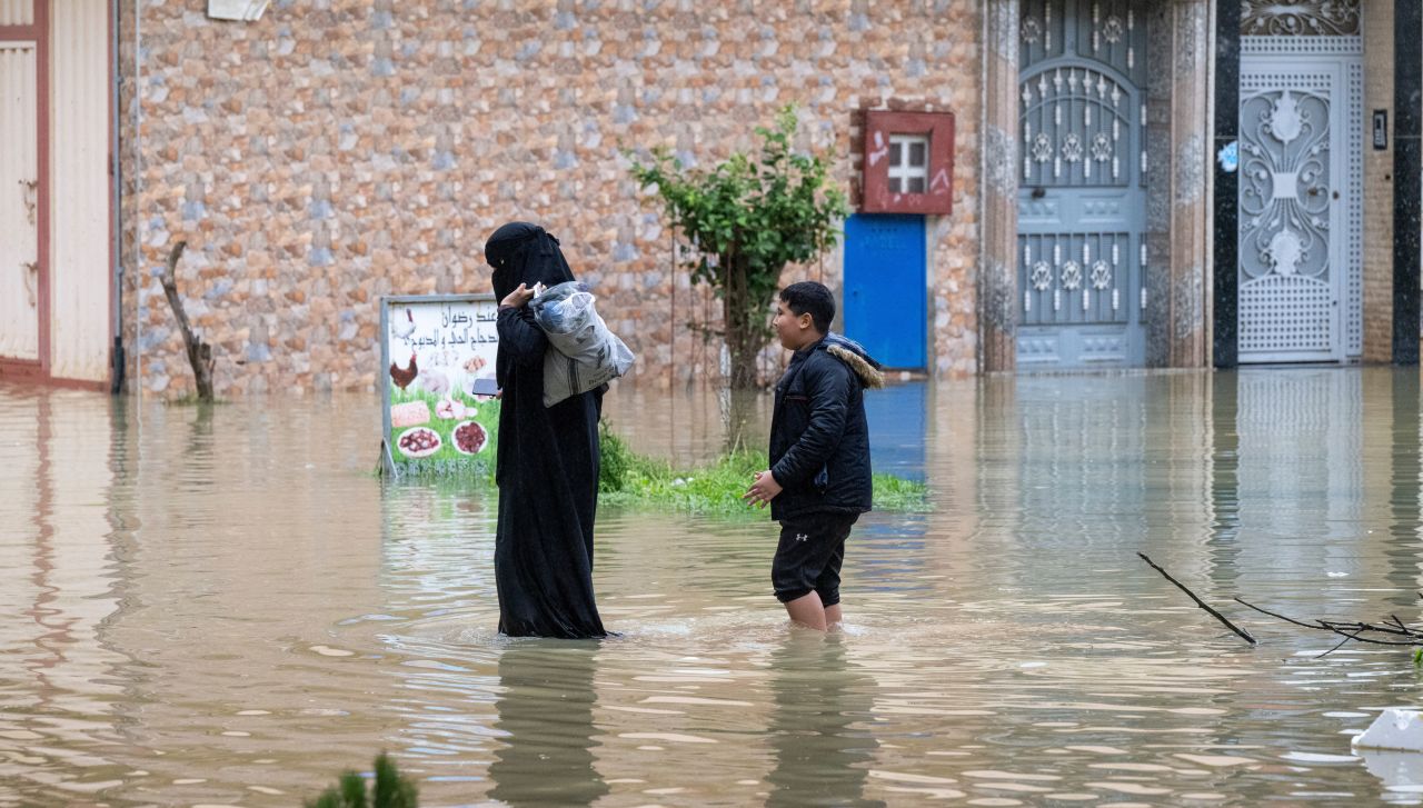 Десетки хиляди бяха евакуирани в Мароко заради бурята „Марта“