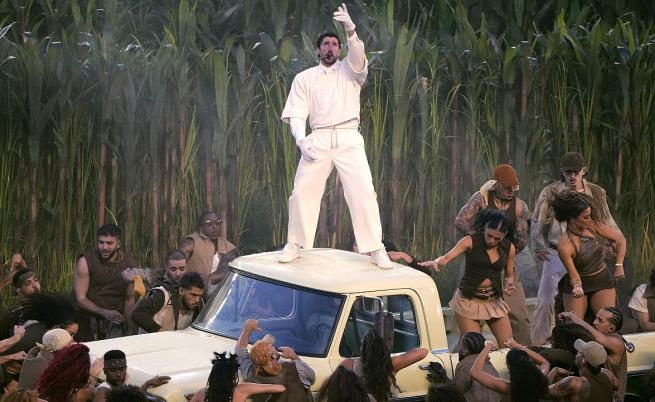 „Шамар в лицето“ - Тръмп се оплака от шоуто на Bad Bunny на Супербоул