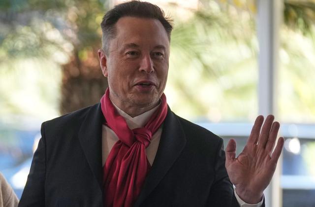 Главният изпълнителен директор на СпейсЕкс“ (SpaceX) и Тесла“ (Tesla) Илон