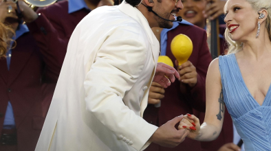 Bad Bunny с послание на Супербоул - „Единственото нещо, по-силно от омразата, е любовта“