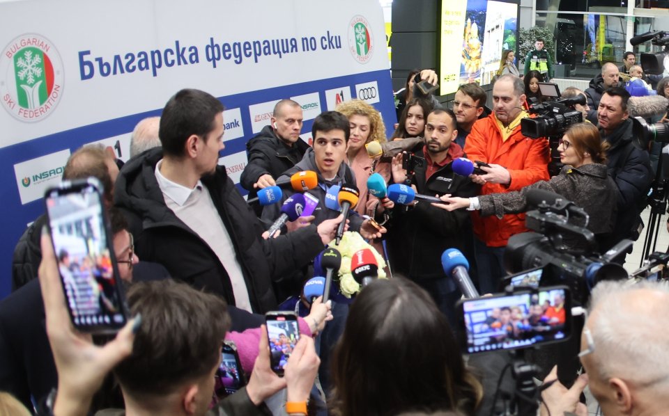 Тервел Замфиров се завърна в България1