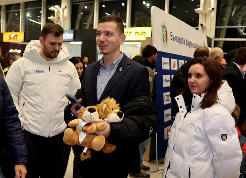 Тервел Замфиров се завърна в България1