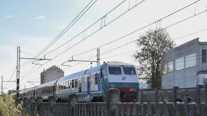 Влак в района на Торино в Северна Италия