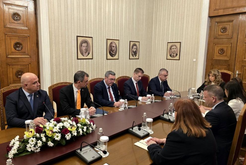 АПС консултации Йотова