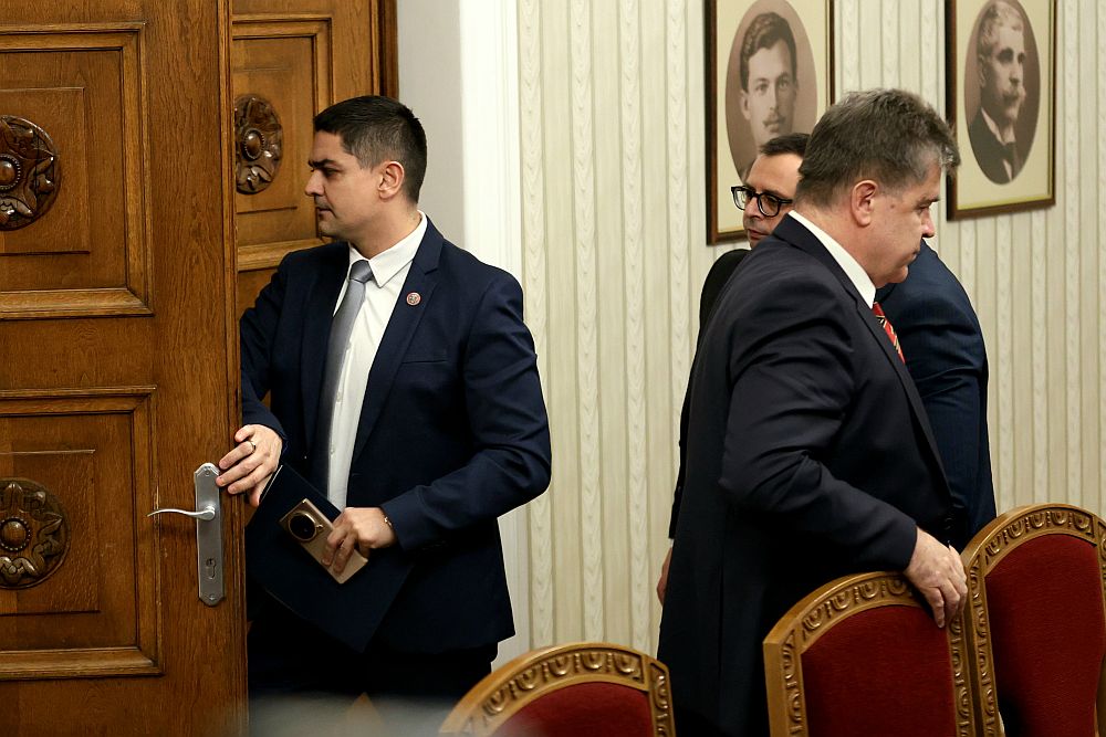 <p>МЕЧ отиде при президента, но отказа да проведе консултации</p>