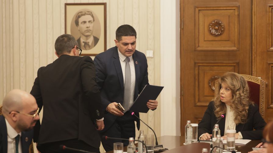 <p>МЕЧ отиде при президента, но отказа да проведе консултации</p>