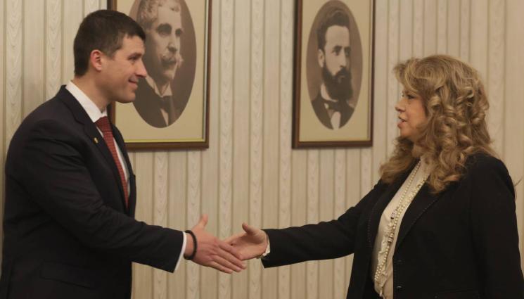 величие йотова - Ивелин Михайлов взриви финала на консултациите: Изнудваха ме да гласувам с Борисов и Пеевски!