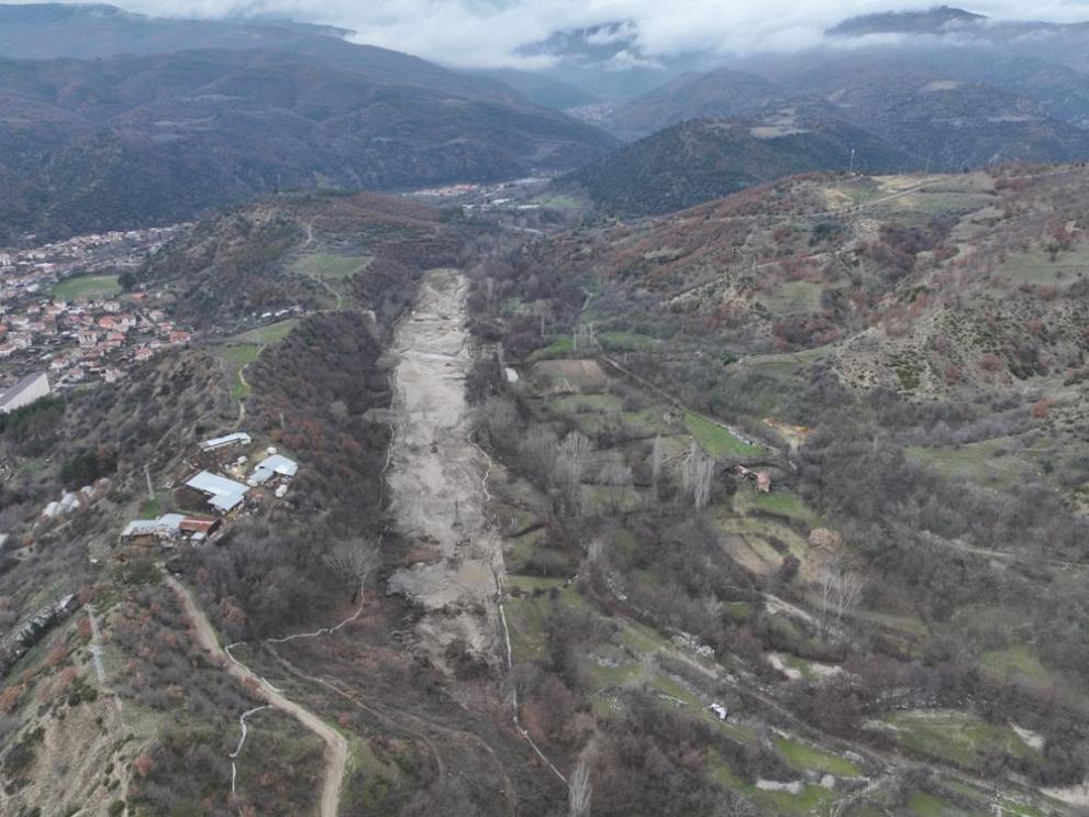 Три големи моста и два тунела ще има на обходния път на Кресна