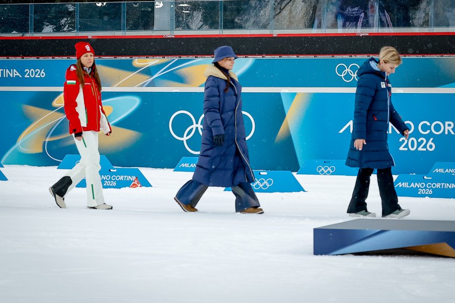 Награждаване на Лора Христова след бронзовото отличие на Зимните олимпийски1