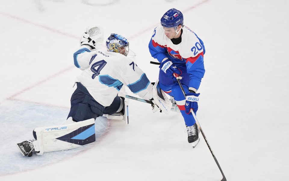 Шокиращо начало на хокейния турнир в Милано: Словакия детронира олимпийския шампион