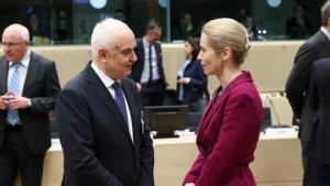 Продължаването на военната подкрепа за Украйна и интегрирането на отбранителната