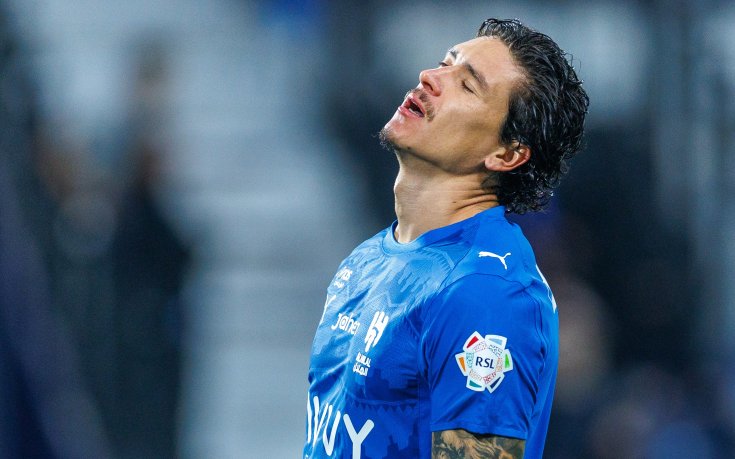 Бивш нападател на Ливърпул получи тежък удар заради Бензема