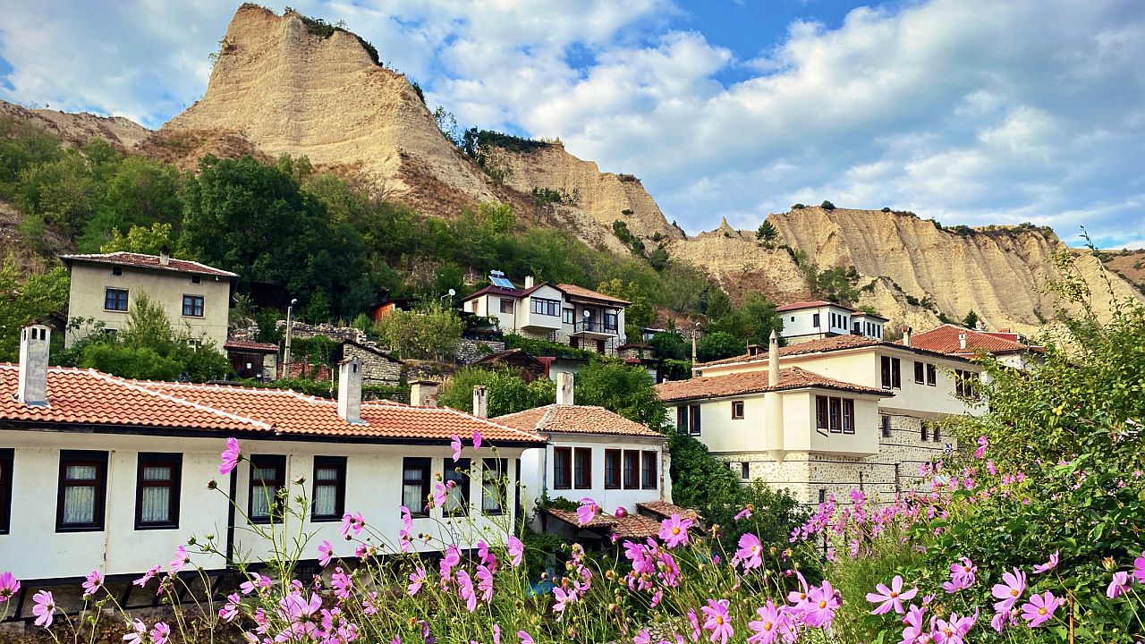 Българското градче, в което любовта остава на заден план от виното