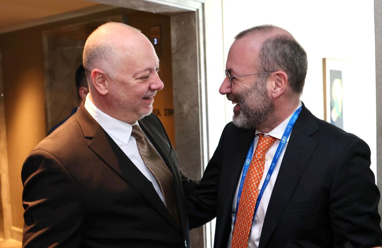 Вебер поздрави България за присъединяването към Еврозоната на среща с Желязков