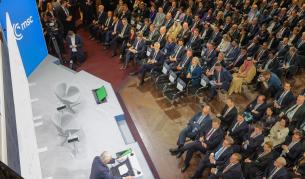 <p>Досегашният световен ред изглежда разрушен, но какво може да последва?</p>