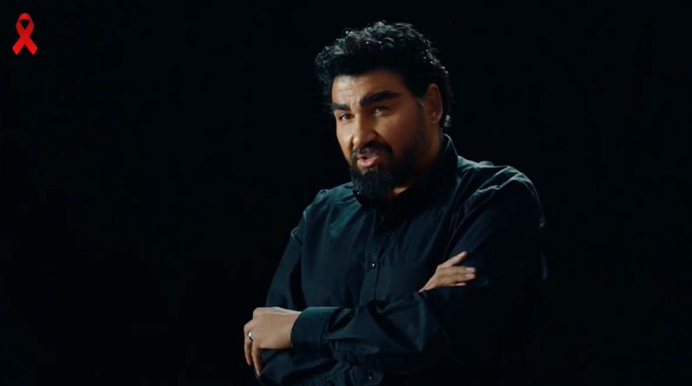„Докажи любовта с грижа“ – Азис във видео за Националната АнтиСПИН кампания
