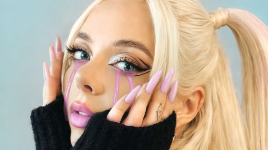 Olivia Addams представя „CROCO“ – носталгичен и енергичен поп химн