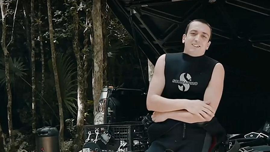 <p>Претърсват дома на Калушев в село Българи</p>