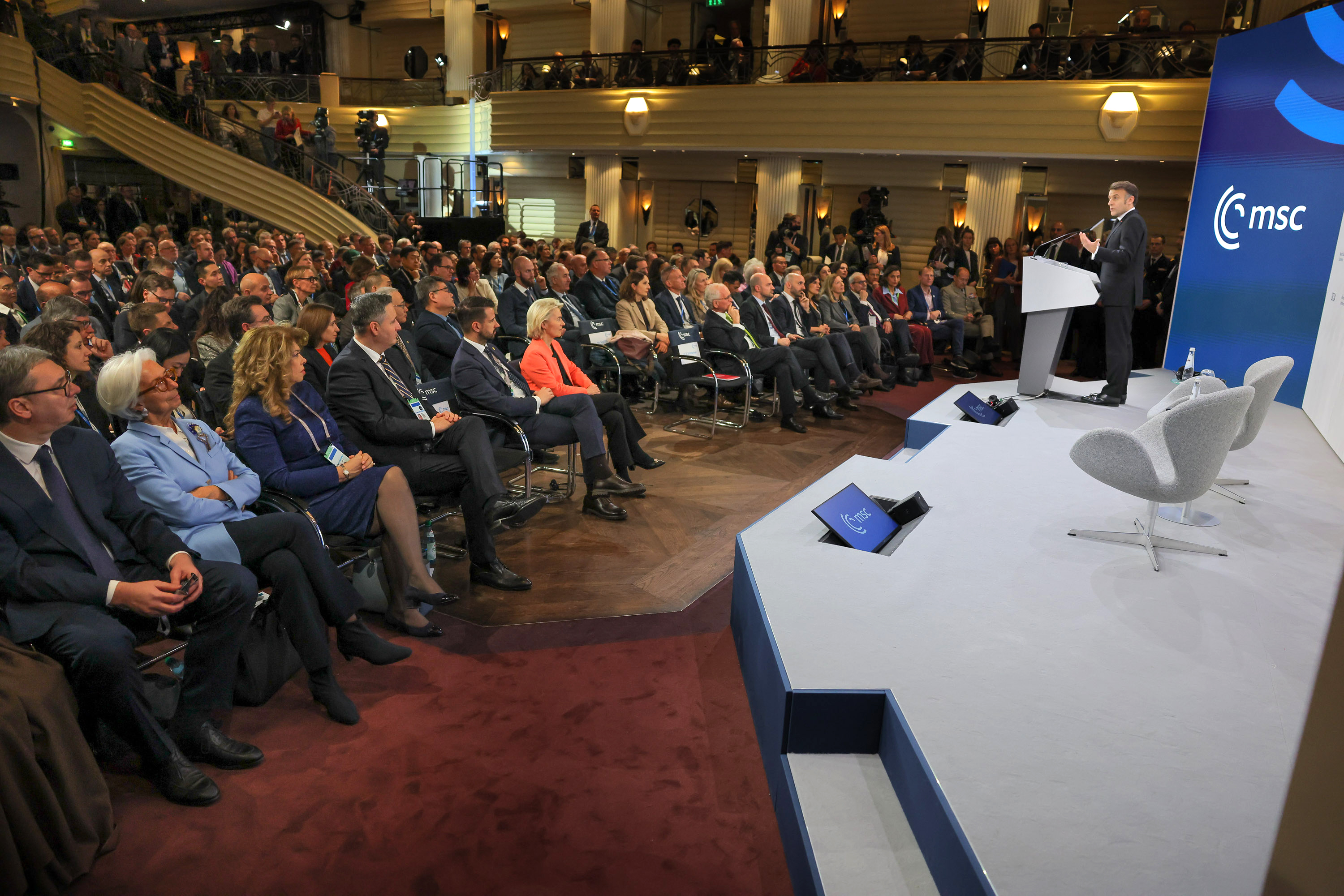 йотова макрон