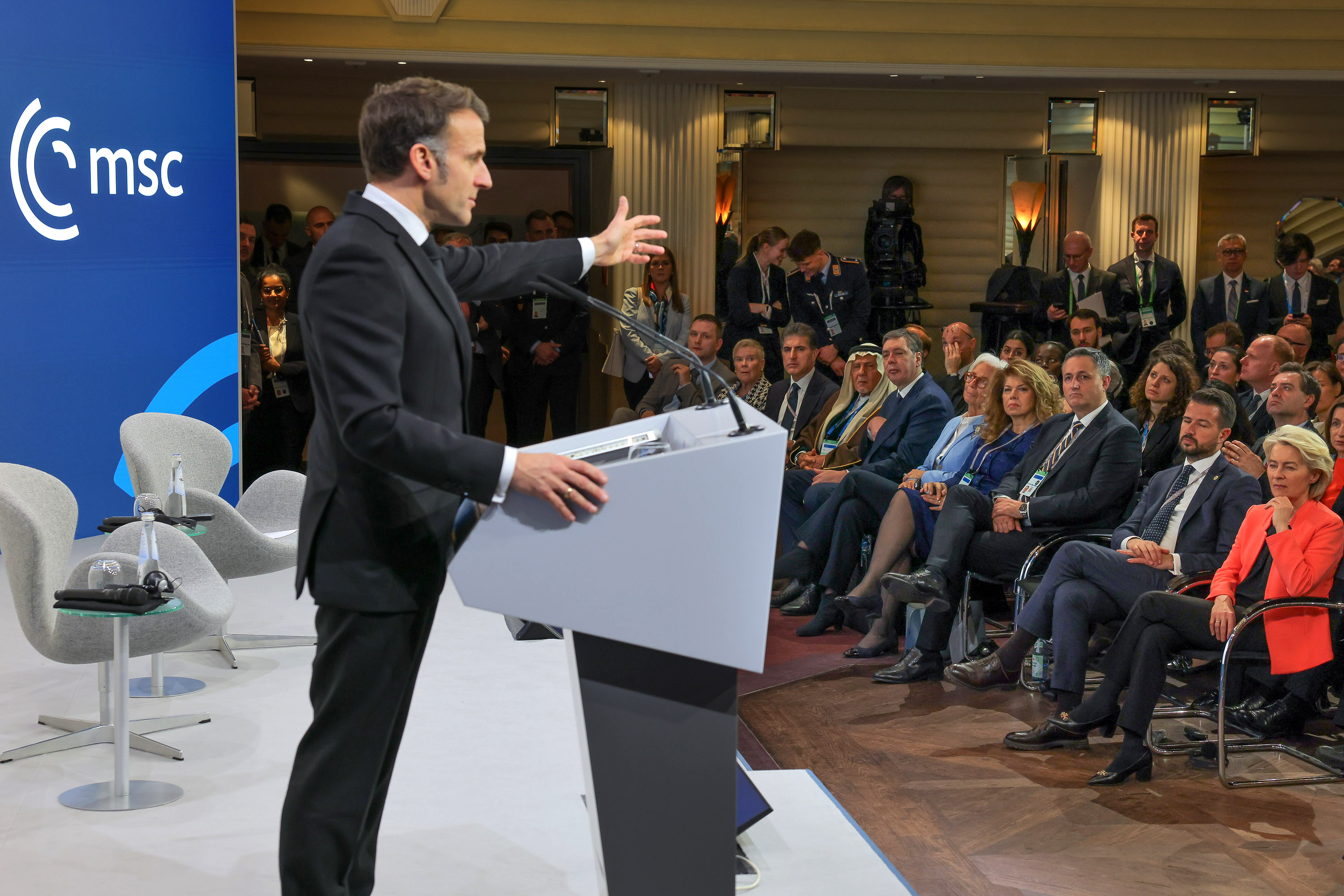 йотова макрон