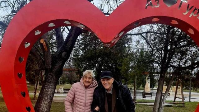 „От сребро до диамант“: Гурково разстла червен килим за юбилейни семейства (СНИМКИ)