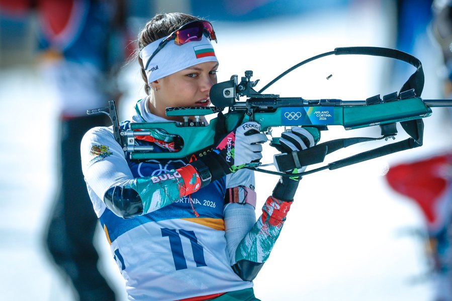 Преследване на 12 5 км в биатлона за жени с1