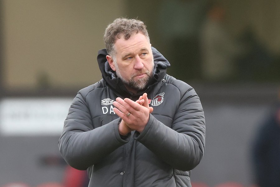 Гримсби Таун Уулвърхeмптън Уондърърс1