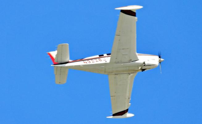 Семейство пилоти загина при самолетна катастрофа заради мръсно предно стъкло, кучето им оцеля