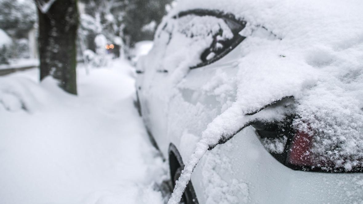 елекромобил студ сняг